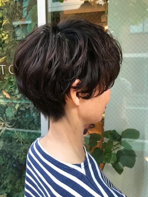 首元をスッキリ見せてくれる ショート Tocablog 自由が丘の美容室 美容院 ヘアサロン 口コミで人気