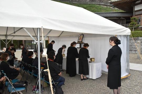 ♥銅像　宗祖覚恵上人　座像　1　瀧光徳寺　仏像　仏壇　ブロンズ像　中山身語正宗 Amazon.co.jp: 蔵くら 銅像 宗祖覚恵上人 座像 1 瀧光徳寺 仏像