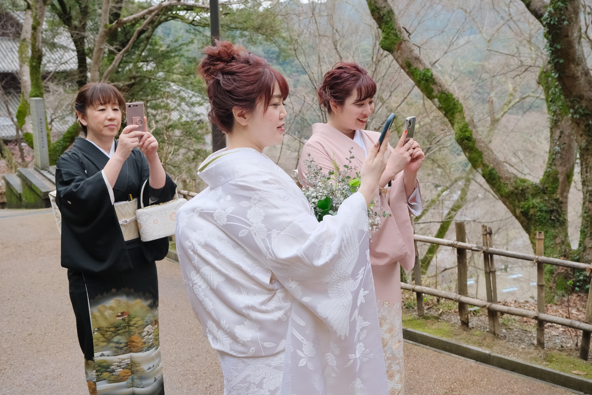 長谷寺の結婚式は河津桜が満開でお迎え 和装結婚式ならキキフォトワークス 記念写真 Kikiphotoworks公式サイト