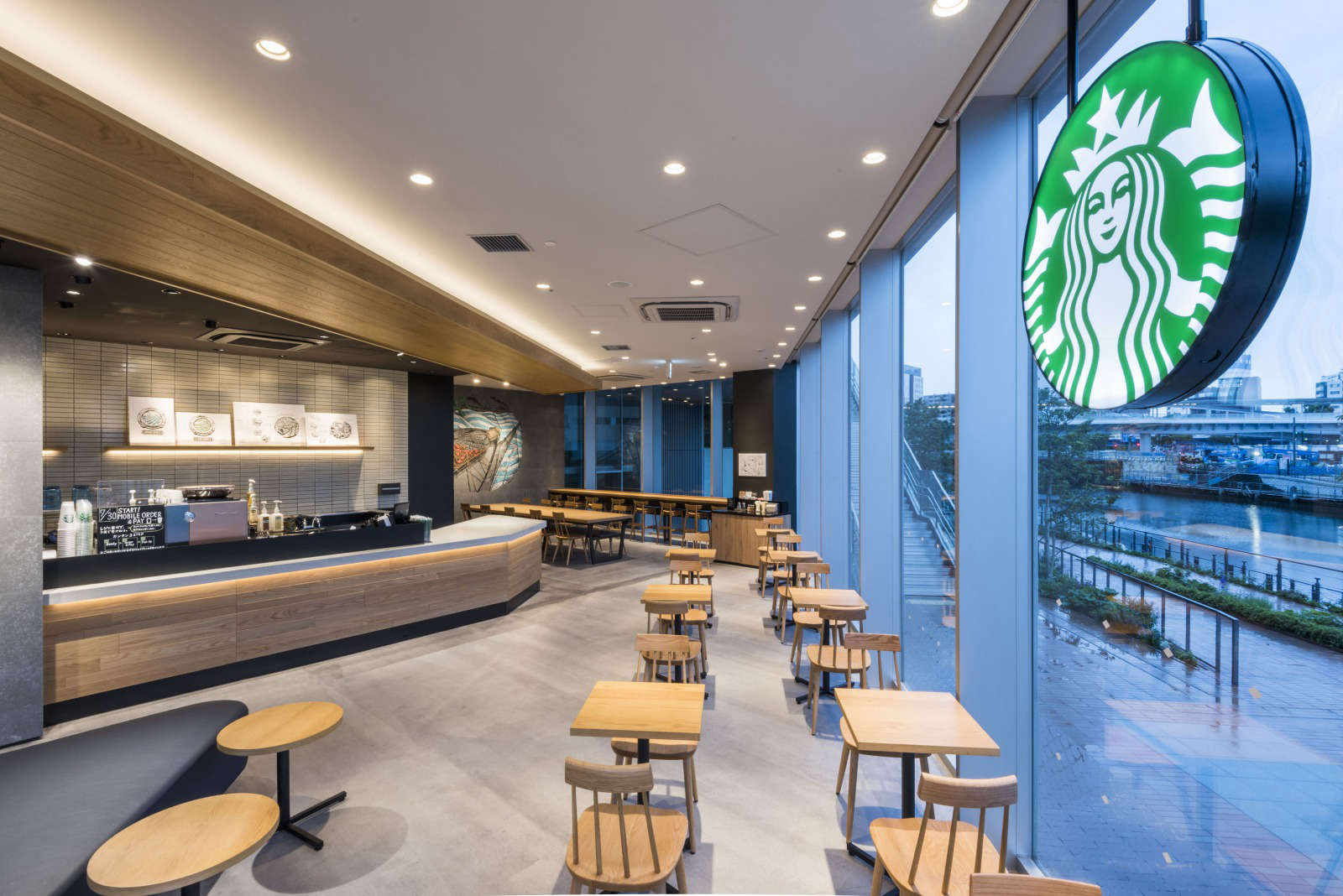 ☆ スターバックス コーヒー 横浜市役所 ラクシス フロント店