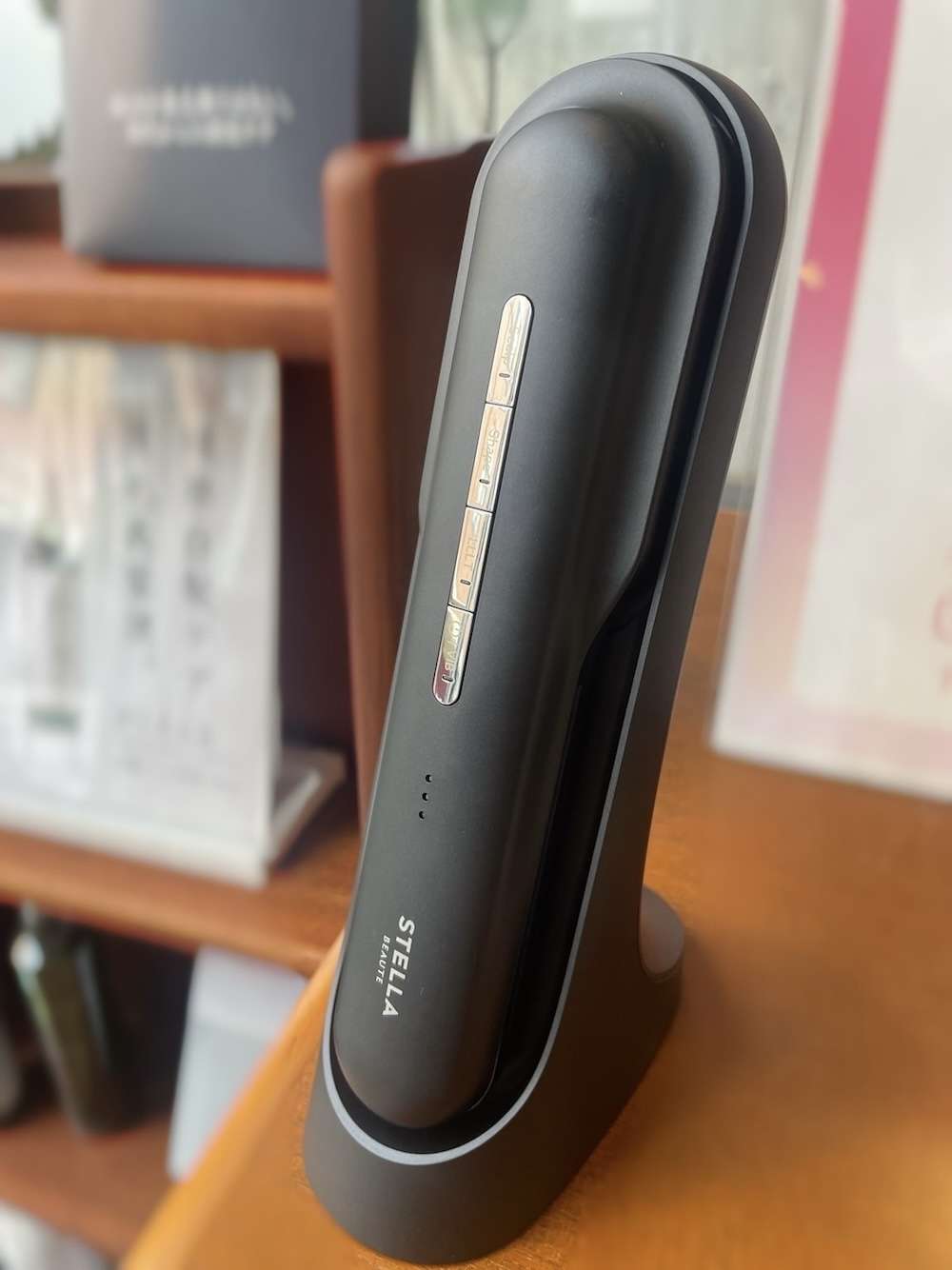全身ケアが叶う美顔器ステラボーテ【レーザー&EMSリフトブラシ