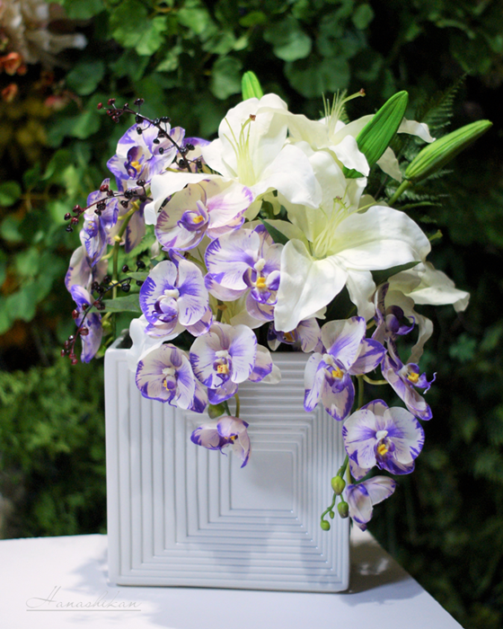 お供えのお花もアーティフィシャルフラワーで華やかに 花芝翫のつれづれアレンジメントブログ 東京 横浜 花芝翫hanashikan