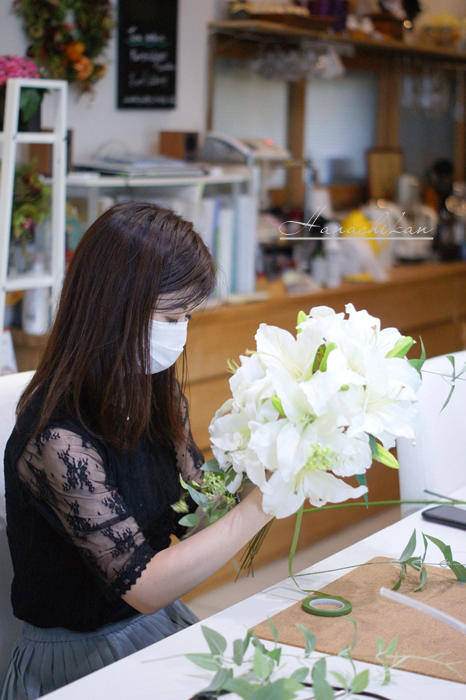 カサブランカを使ったセミキャスケードブーケ 花芝翫のつれづれアレンジメントブログ 東京 横浜 花芝翫hanashikan