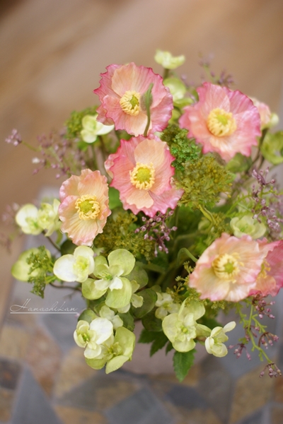 さりげないアレンジメントの中にもワザがたくさんあります 花芝翫のつれづれアレンジメントブログ 東京 横浜 花芝翫hanashikan