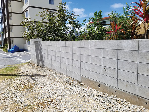 ブロック塀の新設 K邸 四季彩ペイントの施工事例 リフォーム 外壁塗装 不用品回収 草刈りは 株 四季彩ペイント