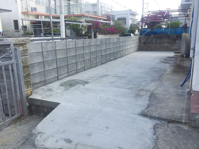 土間打ちブロック塀補修 施工事例 四季彩ペイントは沖縄のなんでもリフォーム会社