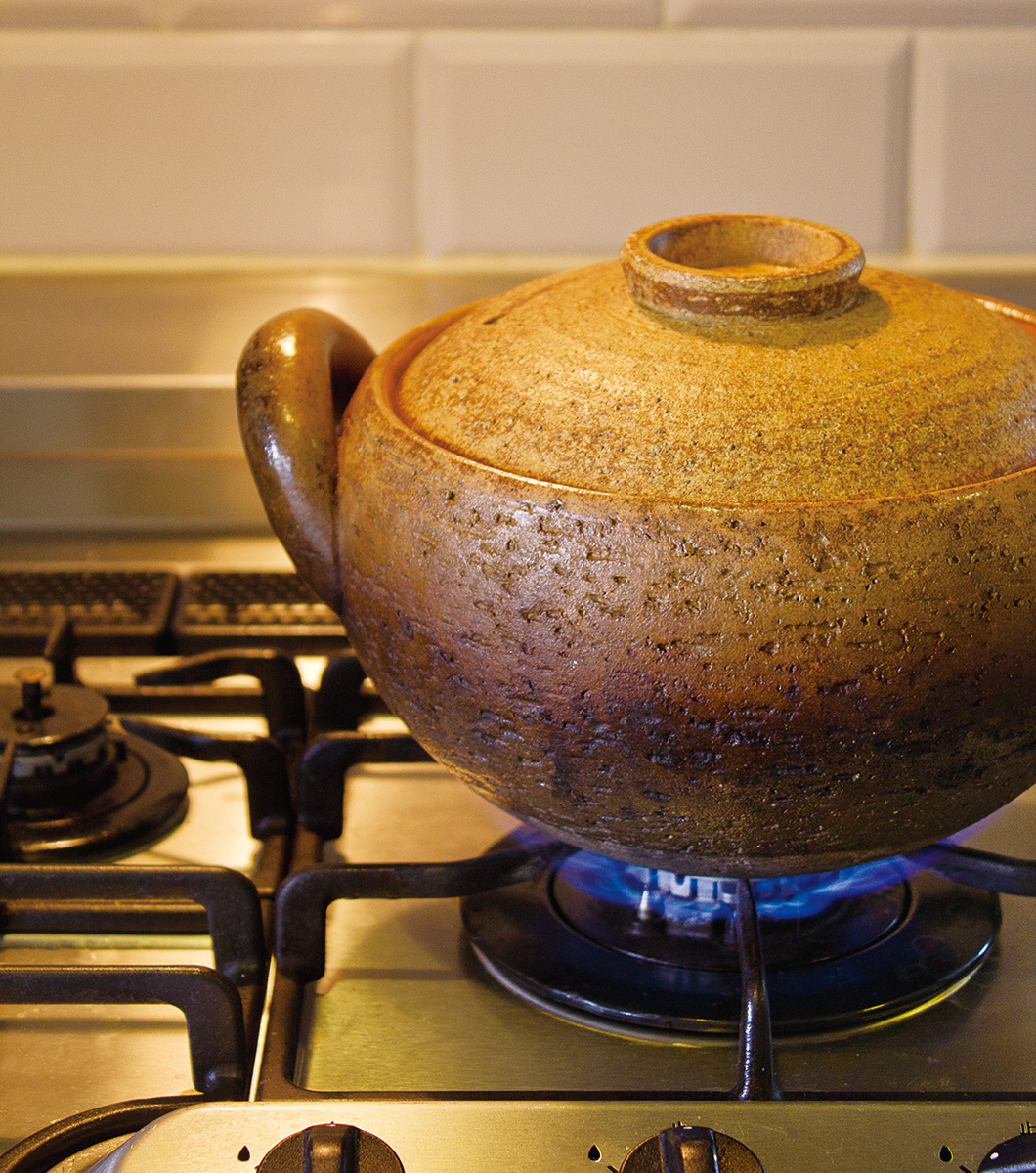 HAPPY DONABE LIFE】煮込み料理を作るなら「みそ汁鍋」 | 長谷園のweb