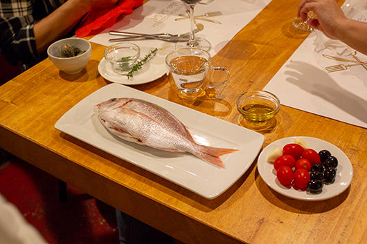 人気のレシピ】土鍋アクアパッツァ | 長谷園のwebレシピ | 長谷園のweb