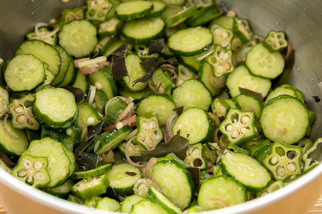 浅漬器】オクラときゅうりの浅漬け | 長谷園のwebレシピ | 長谷園のweb