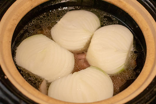 肉巻きキャベツ蒸し 玉ねぎスープ 長谷園のwebレシピ 長谷園のwebレシピ