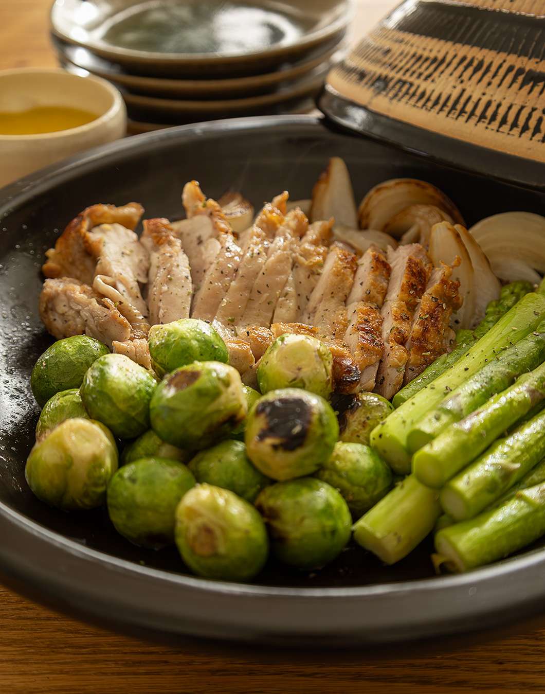 ふっくらさん】春野菜とチキンのふっくら焼き | 長谷園のwebレシピ