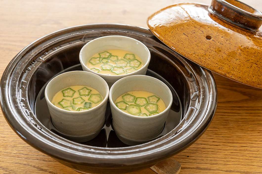 ヘルシー蒸し鍋】鰻と夏野菜の冷たい茶碗蒸し | 長谷園のweb ヘルシー蒸し鍋】鰻と夏野菜の冷たい茶碗蒸し | 長谷園のweb
