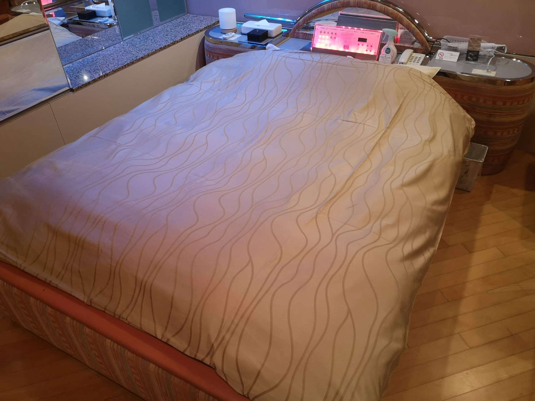 いままでセックス怖かったのですが楽しめました。常連になりますね。スレンダーちゃん。
