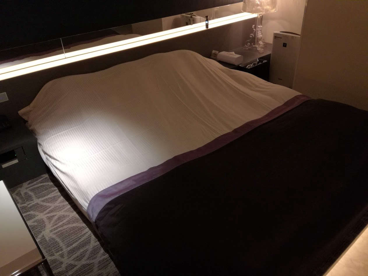 久しぶりのセックスだったので始めは痛かったけど、気持ちよくって大きな声が。３時間セックスしても足らなくって延長。