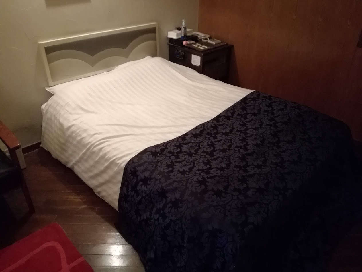 ３Ｐ枠なら空いてます。前日のお申し込みで女性複数枠のお申し込み。２０代前半の女性２人と３Ｐ