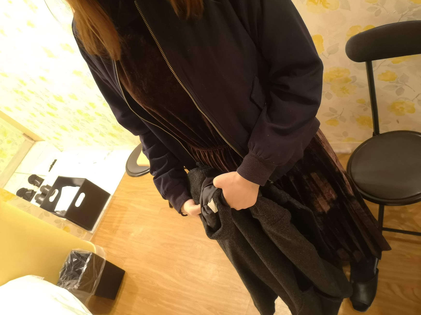 高校生の時　彼氏と３回だけしました。今日は、２人目。もうちょっと入れててって、お願いされちゃいました。