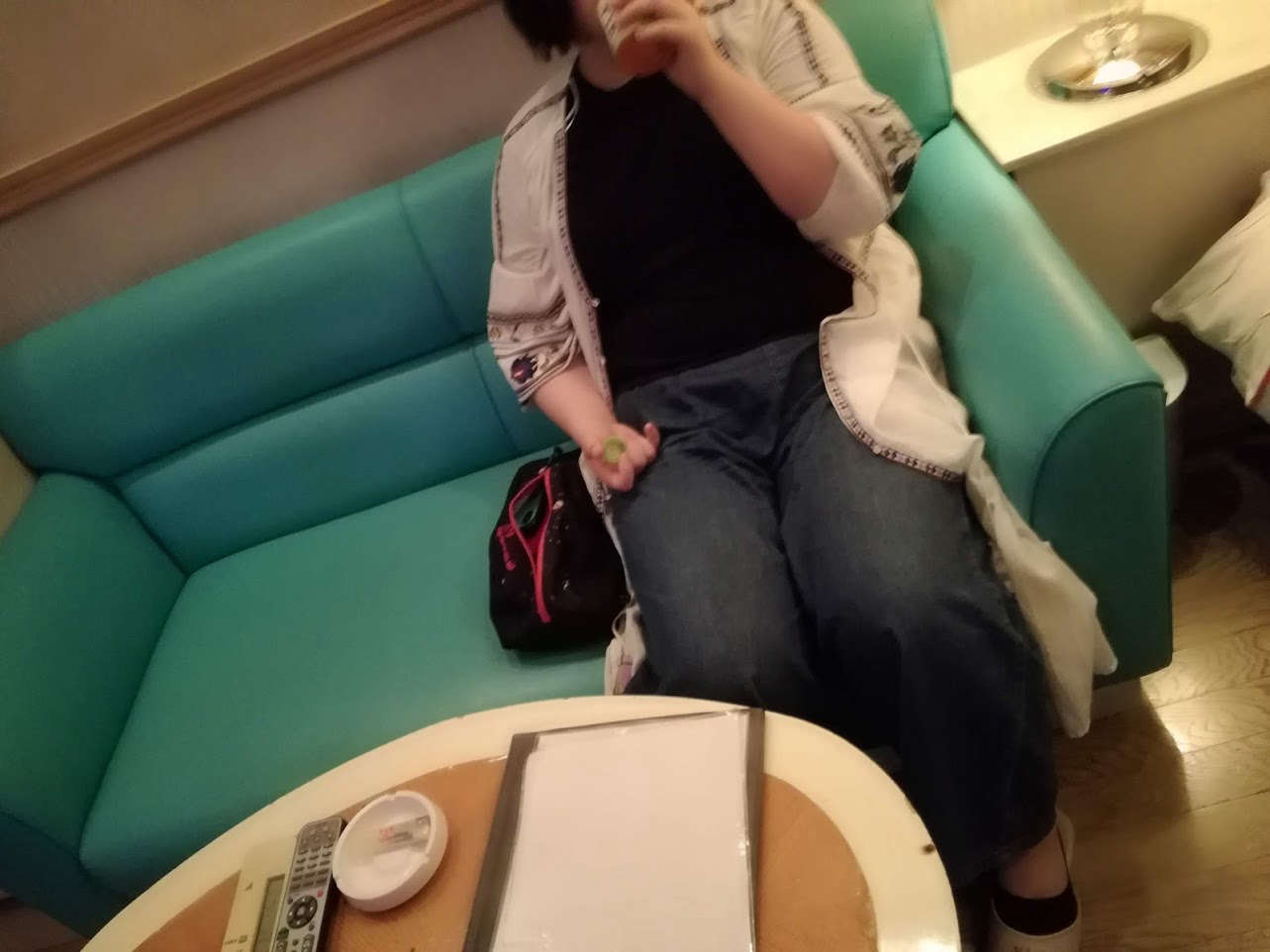 ルナルナでちょっと危ない日なんですが、中出しｏｋの看護師さん。茨城から来てもらいました。ぽちゃ２３歳