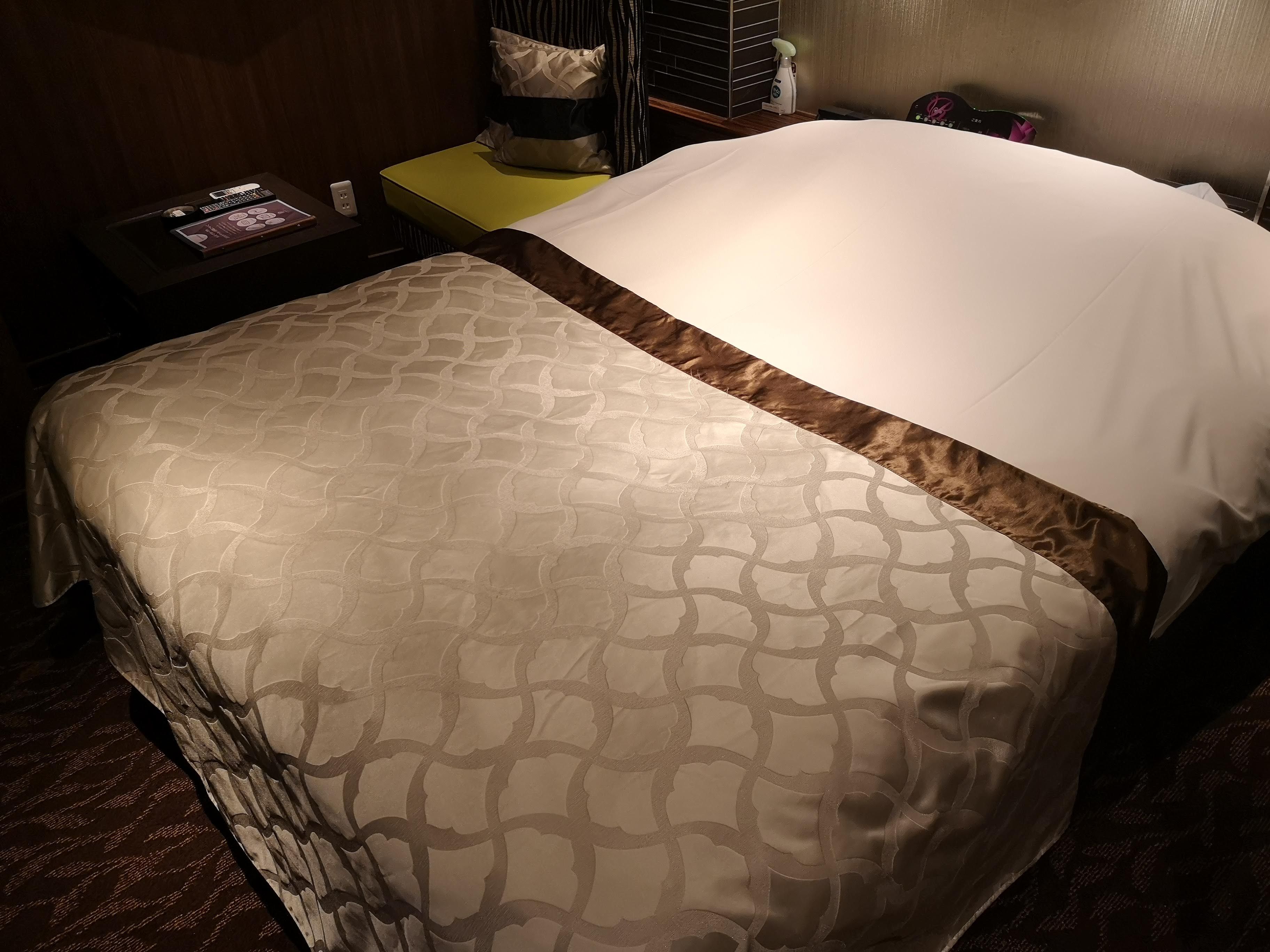 避妊リング　入れてきたので、沢山中だししてください。軽くいじめられたいんです。ポチャの巨乳ちゃん。