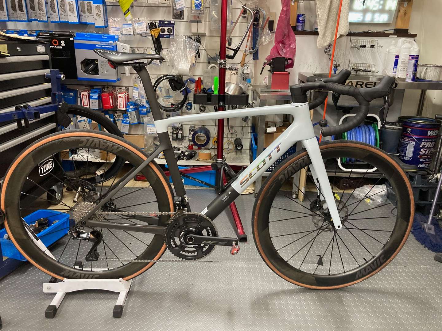 SCOTT ADDICT RC PRO にフレーム交換しました | スポーツ本館ブログ