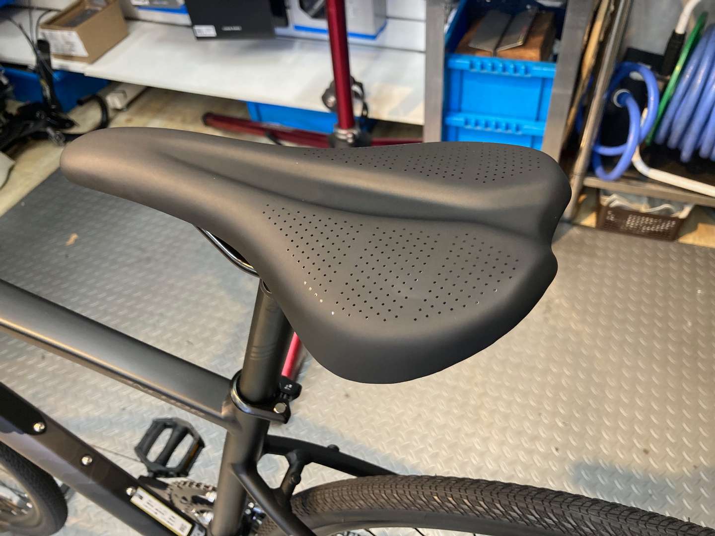 ANCHORの新型アルミロードバイク「RE6」が入荷しました | スポーツ本館