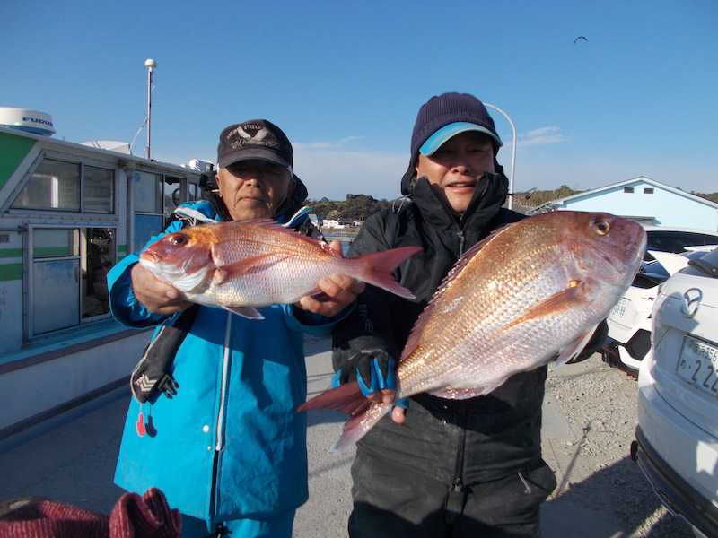 真鯛トップ3枚 最大2 5kg さらにワラサも食いついた 21年あまさけや丸ブログ あまさけや丸 松輪 剣崎の釣り船 江奈港