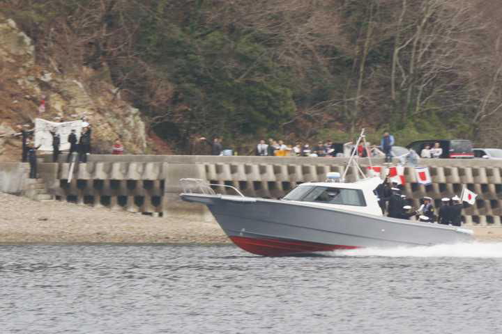 海上自衛隊幹部候補生学校卒業式 エールに帽子で応える | 瀬戸内百景 - 江田島市 | 江田島市情報