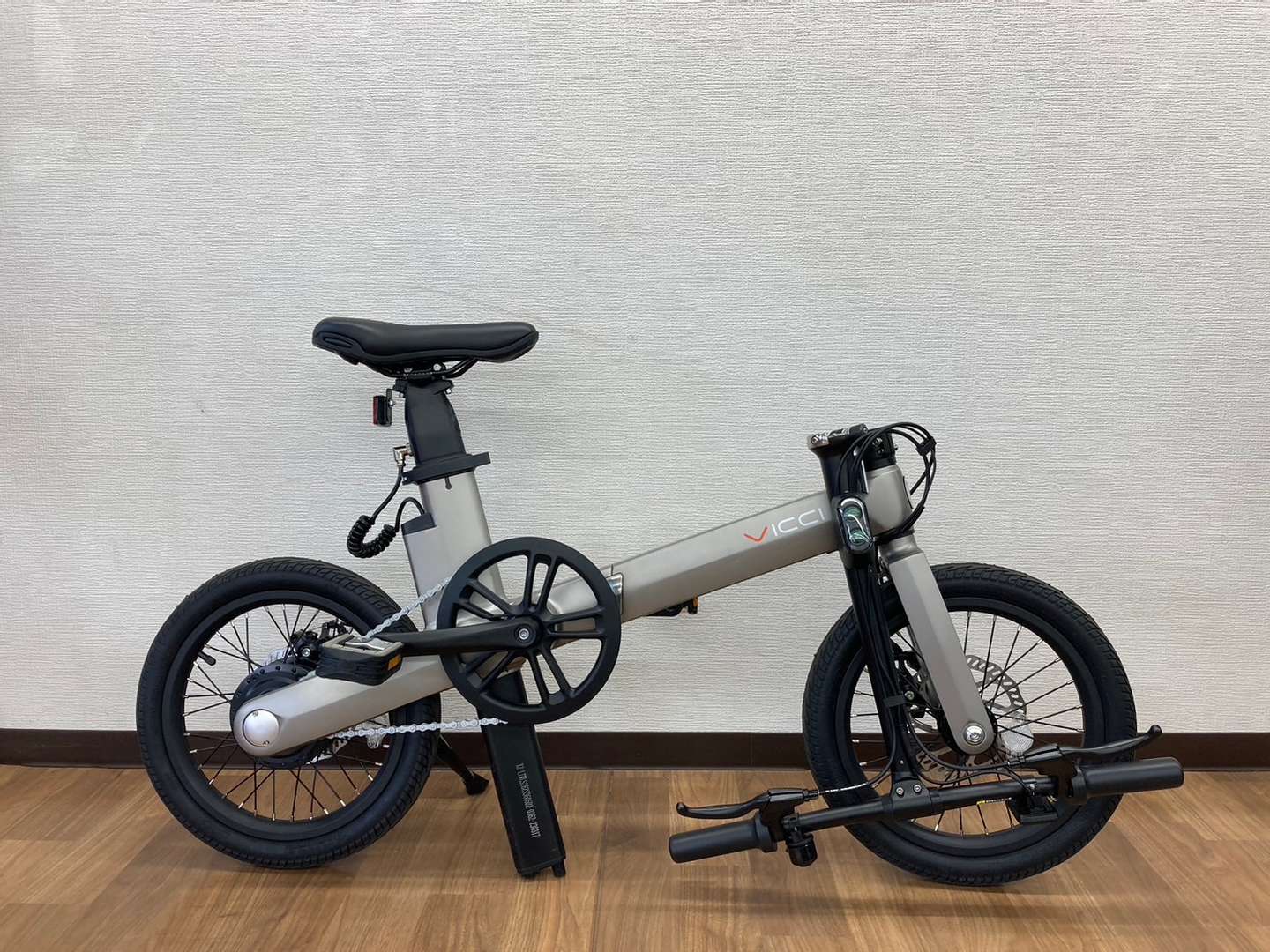 VICCI 折りたたみ電動アシスト自転車 コンパクトE-BIKEの大本命【VICCI V-01】 | Via Cycles Village