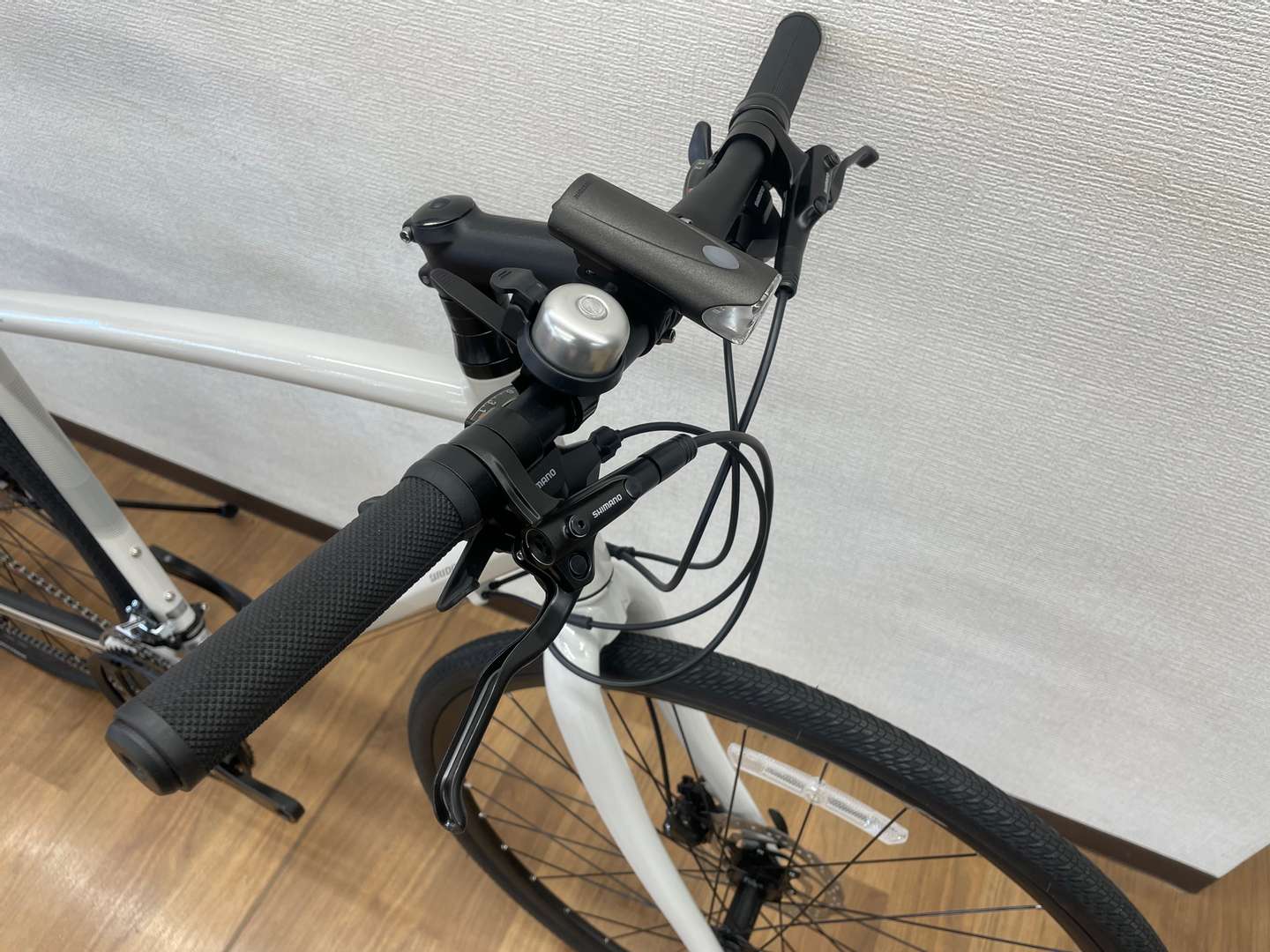 美品 ANCHOR アンカー 軽量 アルミ 自転車 クロスバイク ロードバイク 