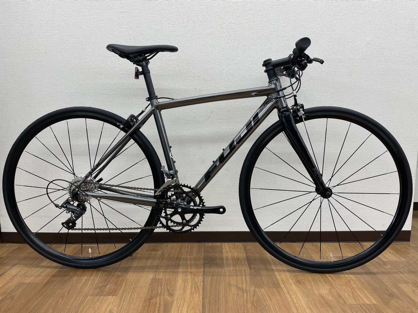 FUJI MADCAP 52 ロードバイク シルバー フジ　マッドキャップ FUJI MADCAP 52 ロードバイク シルバー フジ マッドキャップ