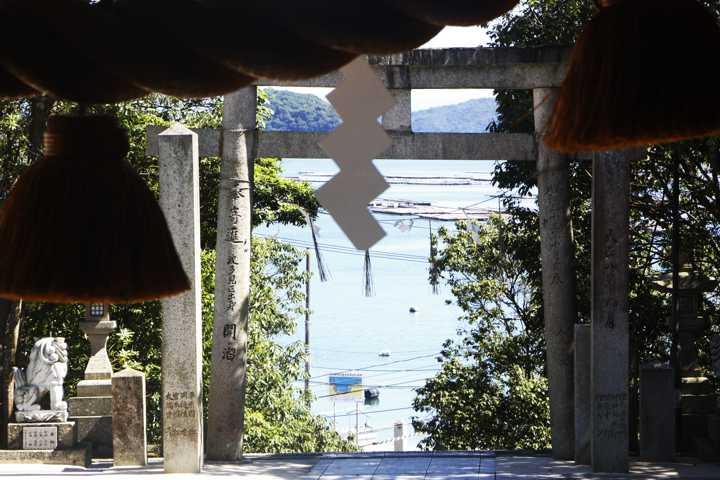 波多見八幡山神社「嗚呼 特殊潜航艇の碑」 過去の歴史学び、平和の尊さ感じる | 旅行＠広島県 | 江田島市情報