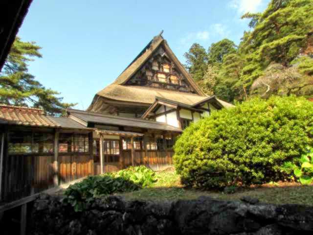 茅葺き屋根日本一 正法寺の大きさに圧倒 旅行 岩手県 江田島市情報