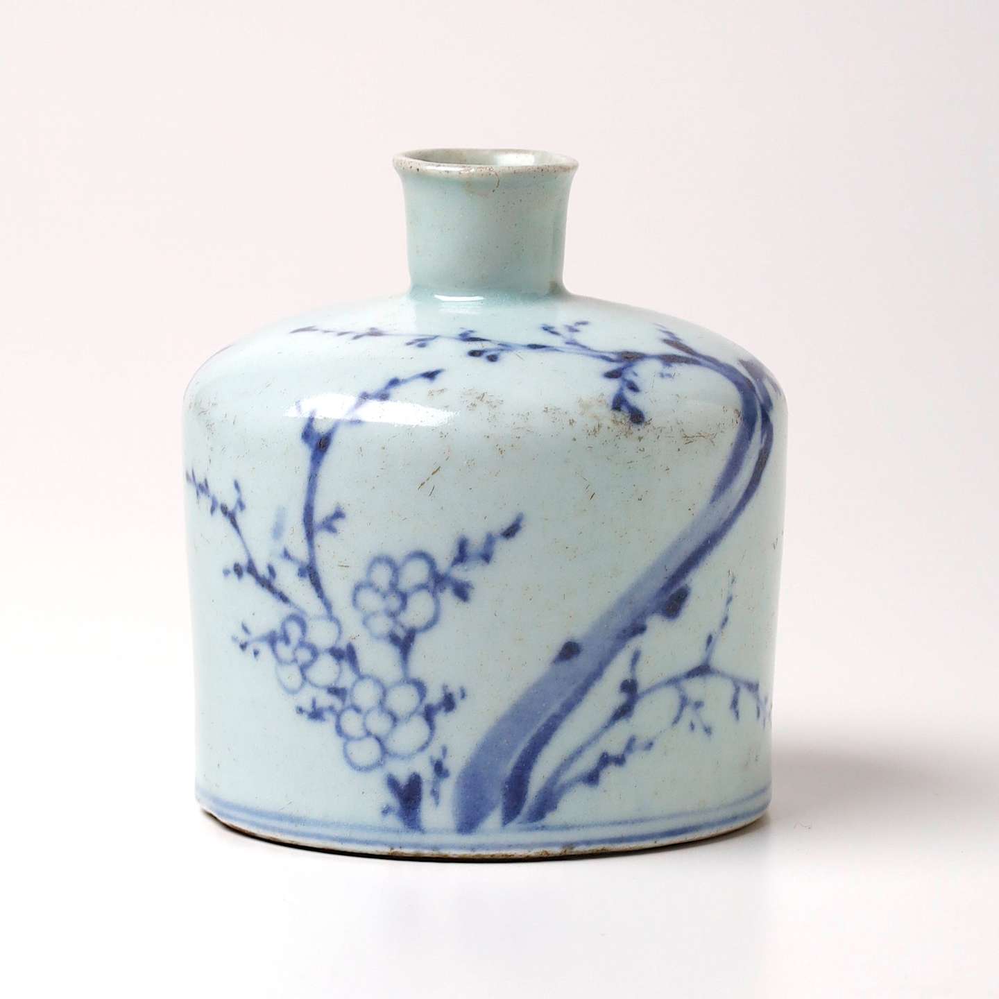 李朝白磁染付梅樹文瓶 | 朝鮮陶磁器 | 利菴アーツコレクション