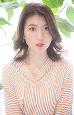 くびれミディ ヘアスタイル 福岡市中央区桜坂の美容室liana Hair くびれミディ ヘアスタイル 福岡市中央区桜坂の美容室liana Hair