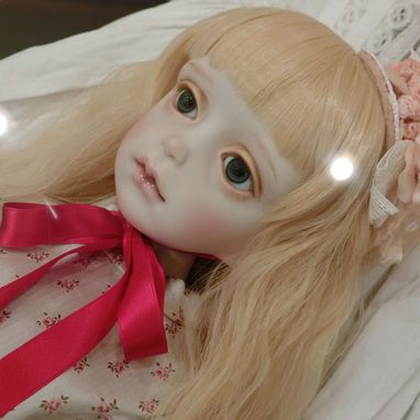 Doll Exhibition Of Velvet Knot