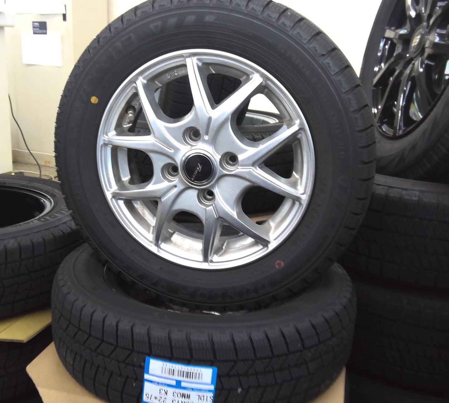 【中古】levolte　極太タイヤ・オートライト　税込・整備済 楽天市場】中古 オートバックス スタッドレスタイヤホイールセット 4本