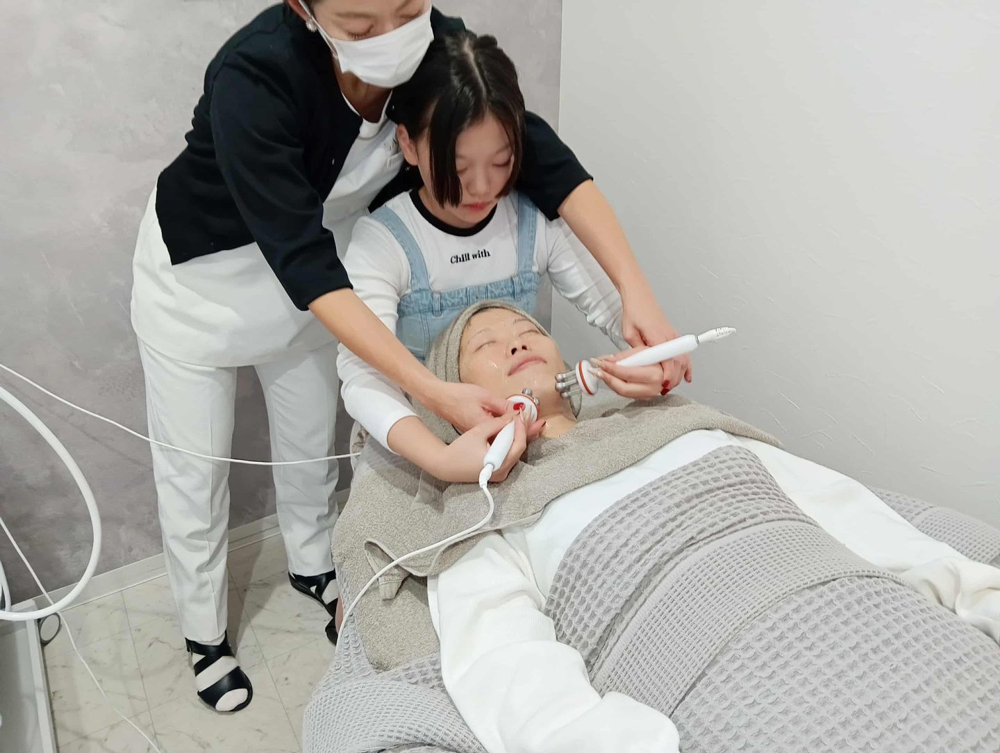 3in1シミケアエステ 厚木市のフェイシャルエステ│シミケア専門店SAKURA