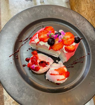 レインボーミルクレープお洒落な盛り付け Baobabblog Baobabcafe