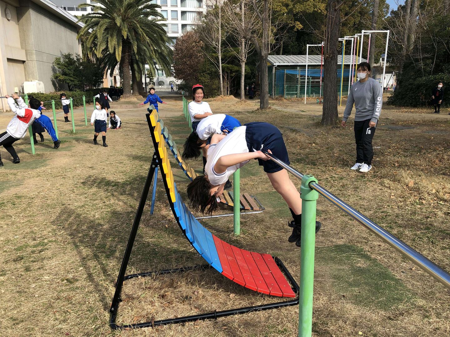 逆上がり補助器を整備しました | 附属高松小学校Ｂｌｏｇ「幸の花園」 | 香川大学教育学部附属高松小学校