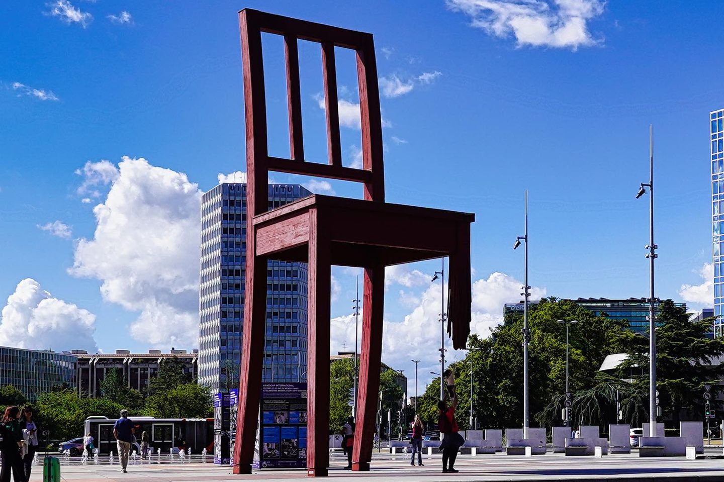 ジュネーブ市内観光2（宗教改革記念碑〜国際連合欧州本部） | ニライ