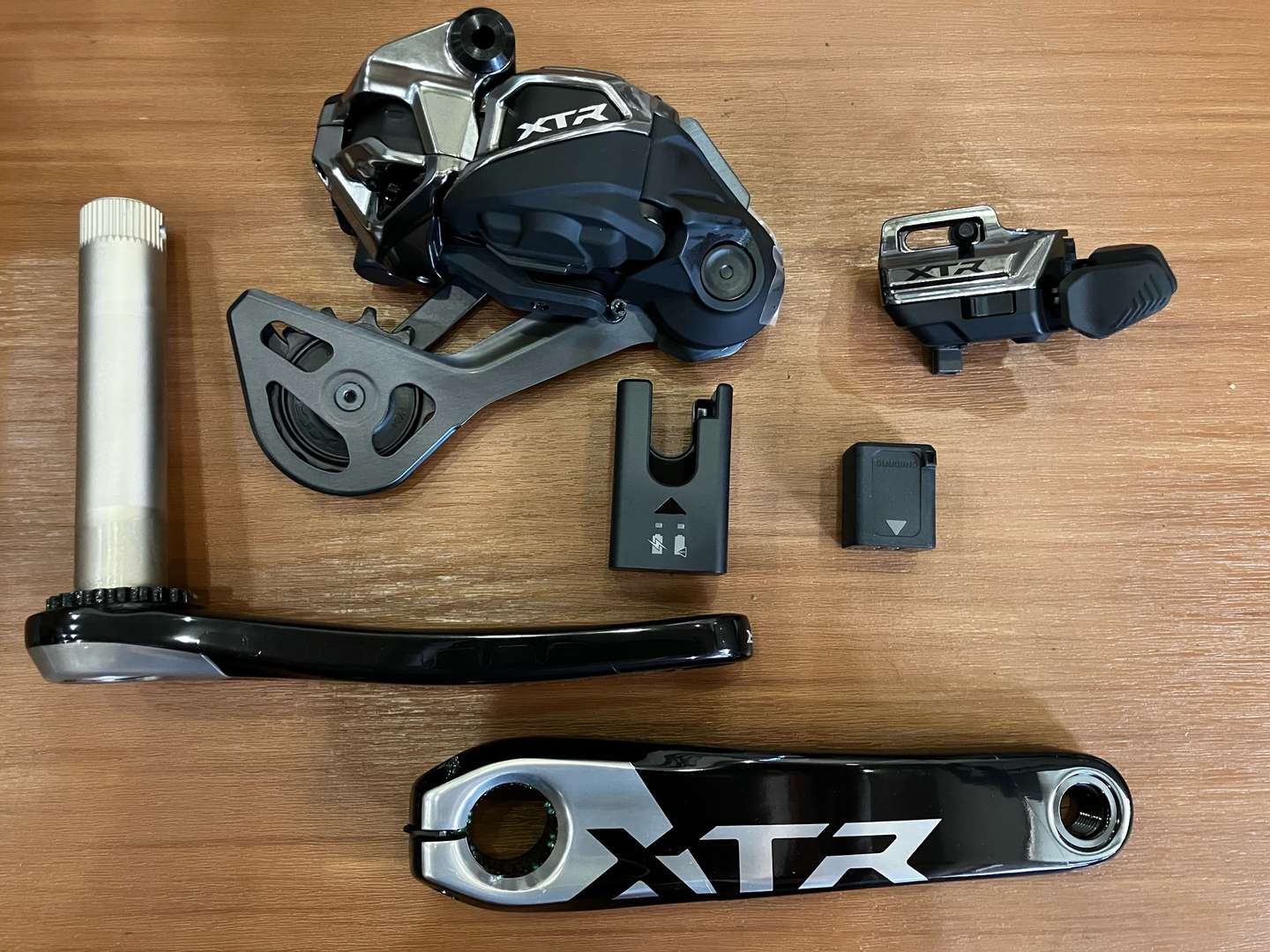 シマノ　XTR Di2 FD&SW シマノ XTR Di2 ストレスフリー＆駆動効率を追求しMTBコンポの最
